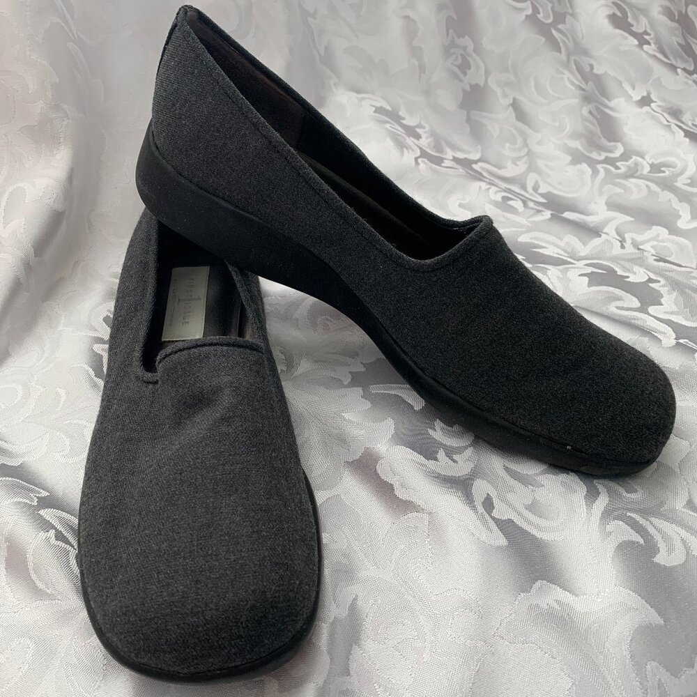 First Issue Women's Gray Fabric Slip-on Shoes, Size 9.5 (NEW)